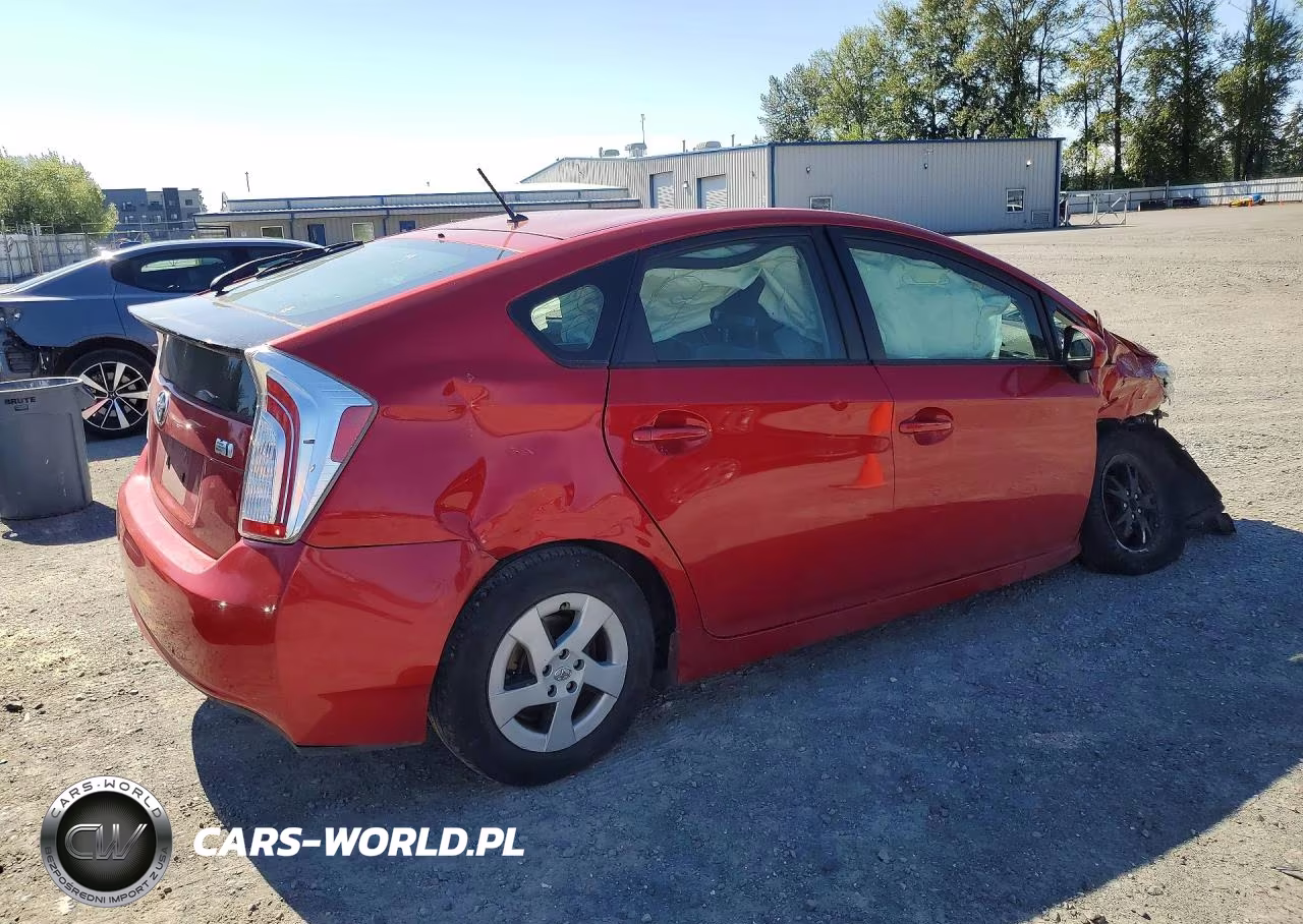 2015 Toyota Prius Two VIN:JTDKN3DU4F0472932 - 3