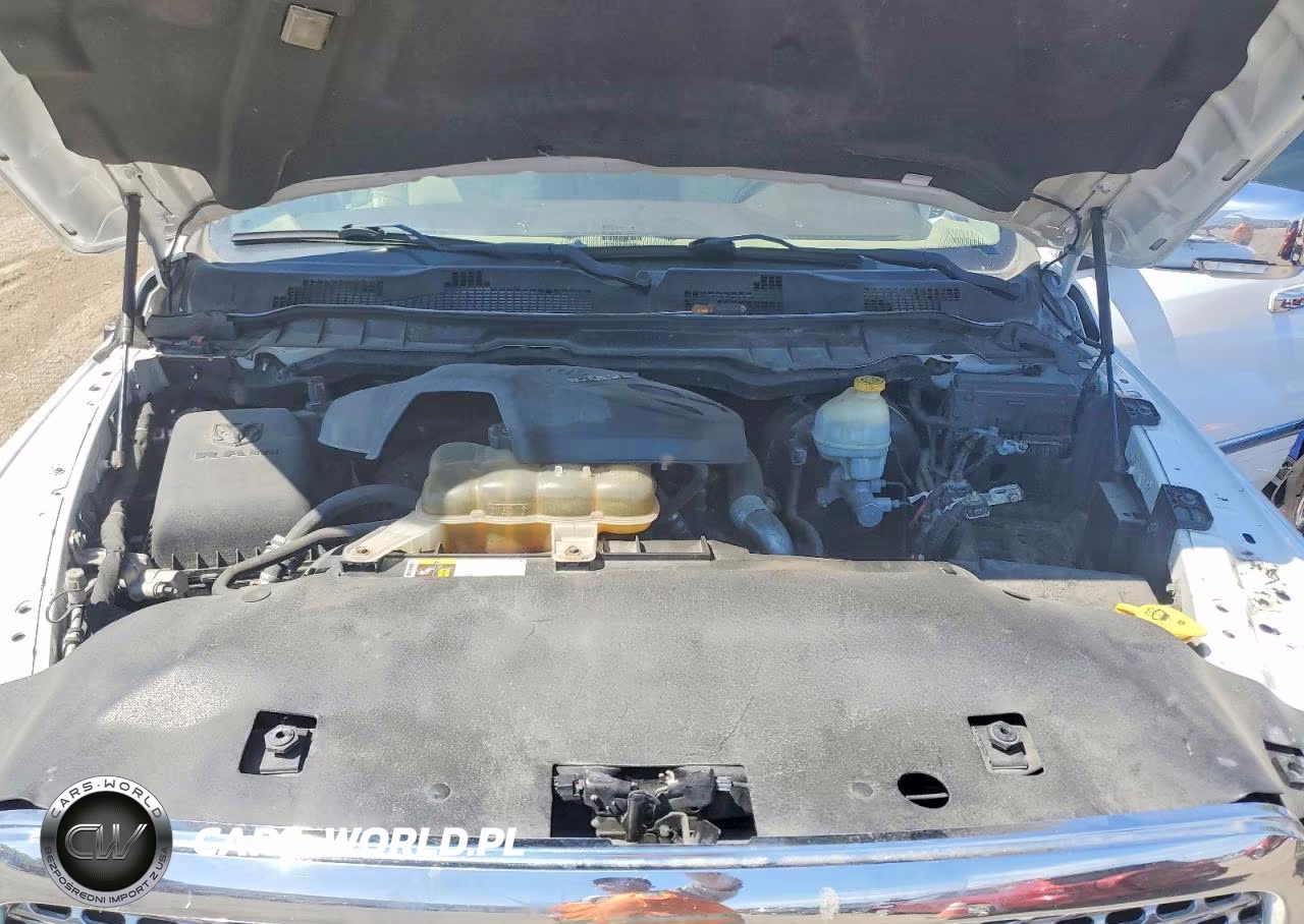 2015 Ram 1500 Laramie VIN:1C6RR7VM7FS733927 - 11