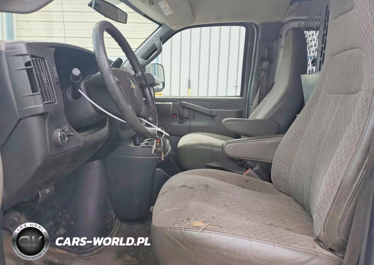 2017 Chevrolet Express G2500 VIN:1GCWGAFFXH1189821 - 7