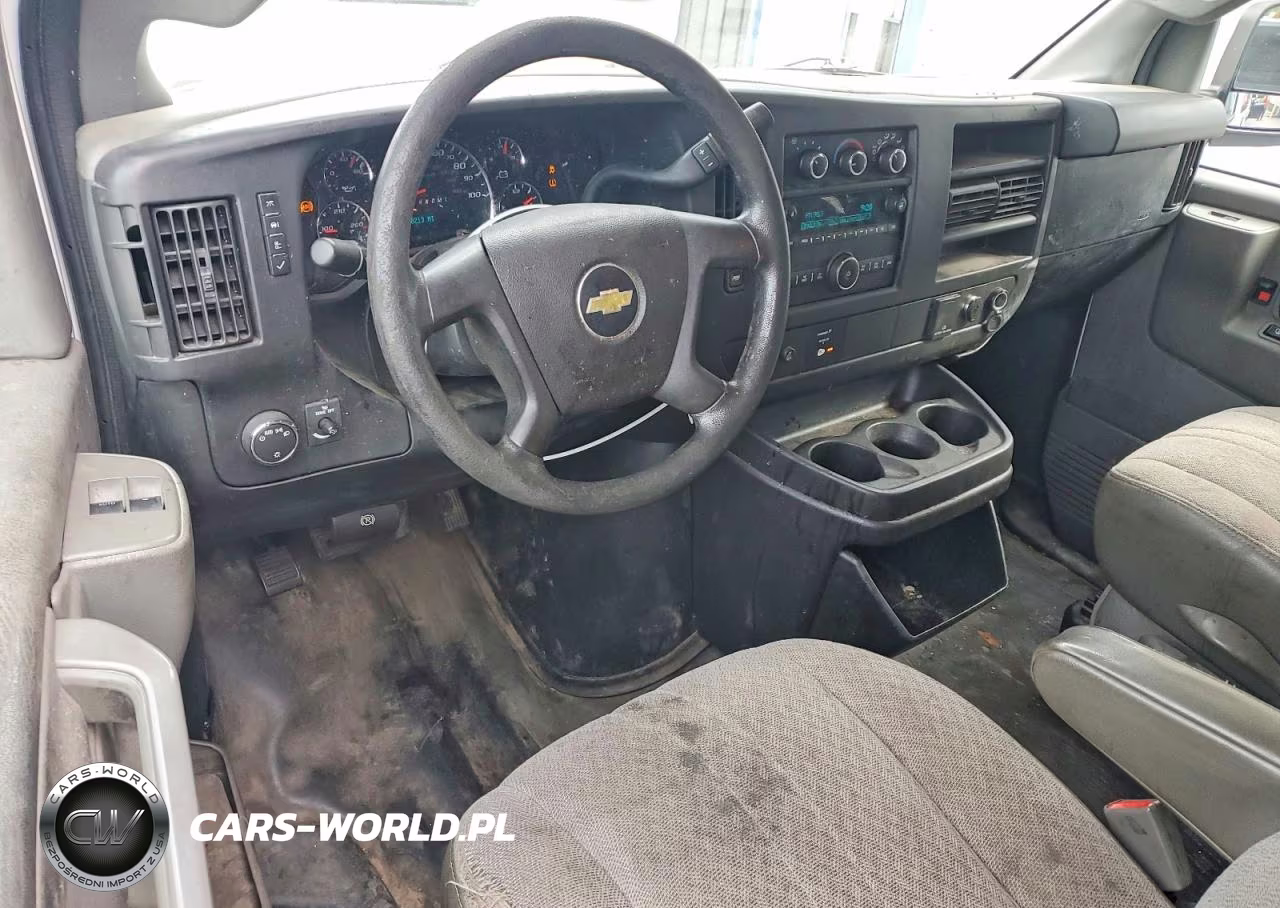 2017 Chevrolet Express G2500 VIN:1GCWGAFFXH1189821 - 8