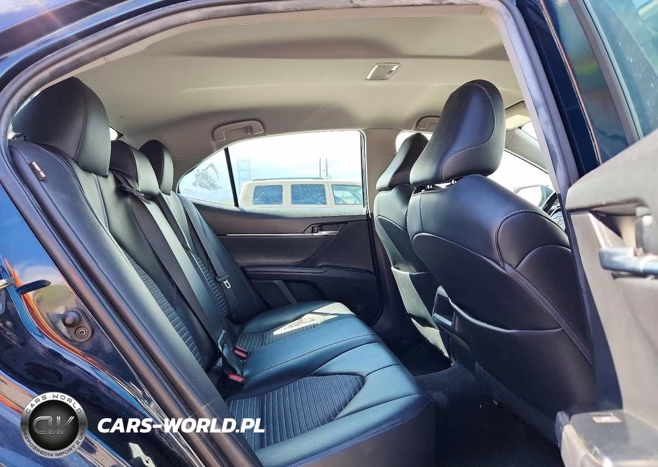 2020 Toyota Camry Se VIN:4T1G11AK2LU352801 - 10