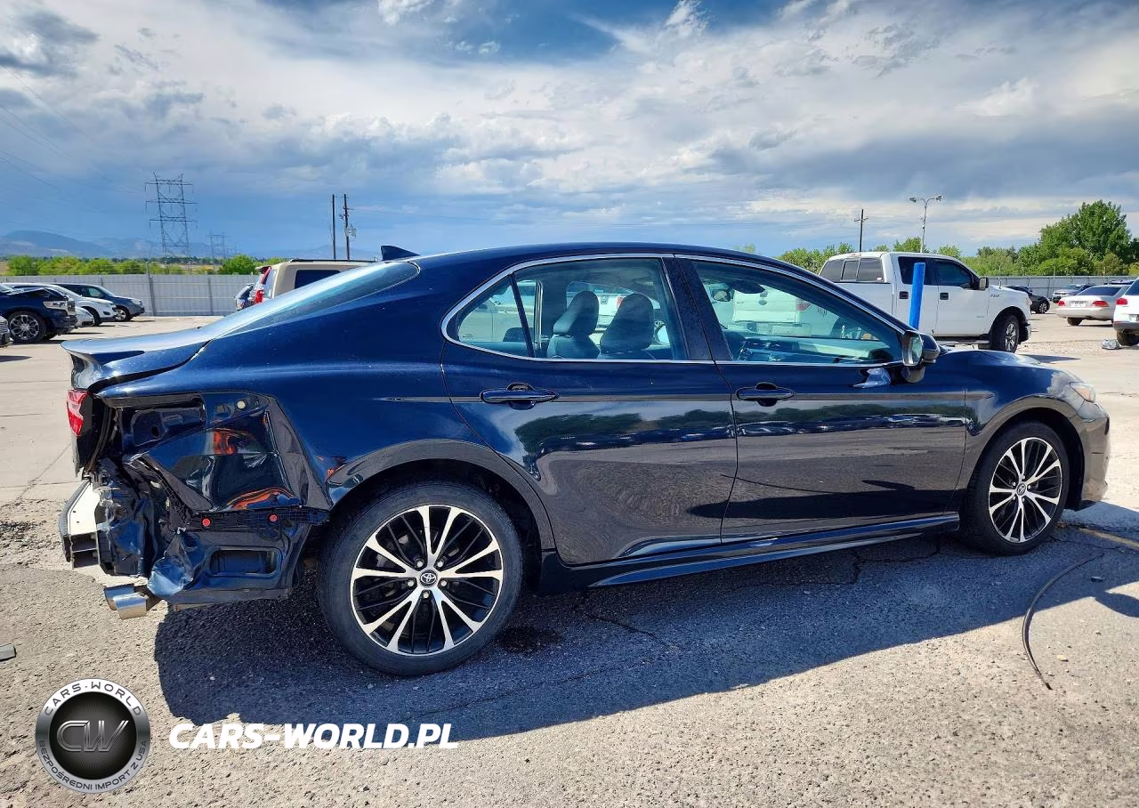 2020 Toyota Camry Se VIN:4T1G11AK2LU352801 - 3