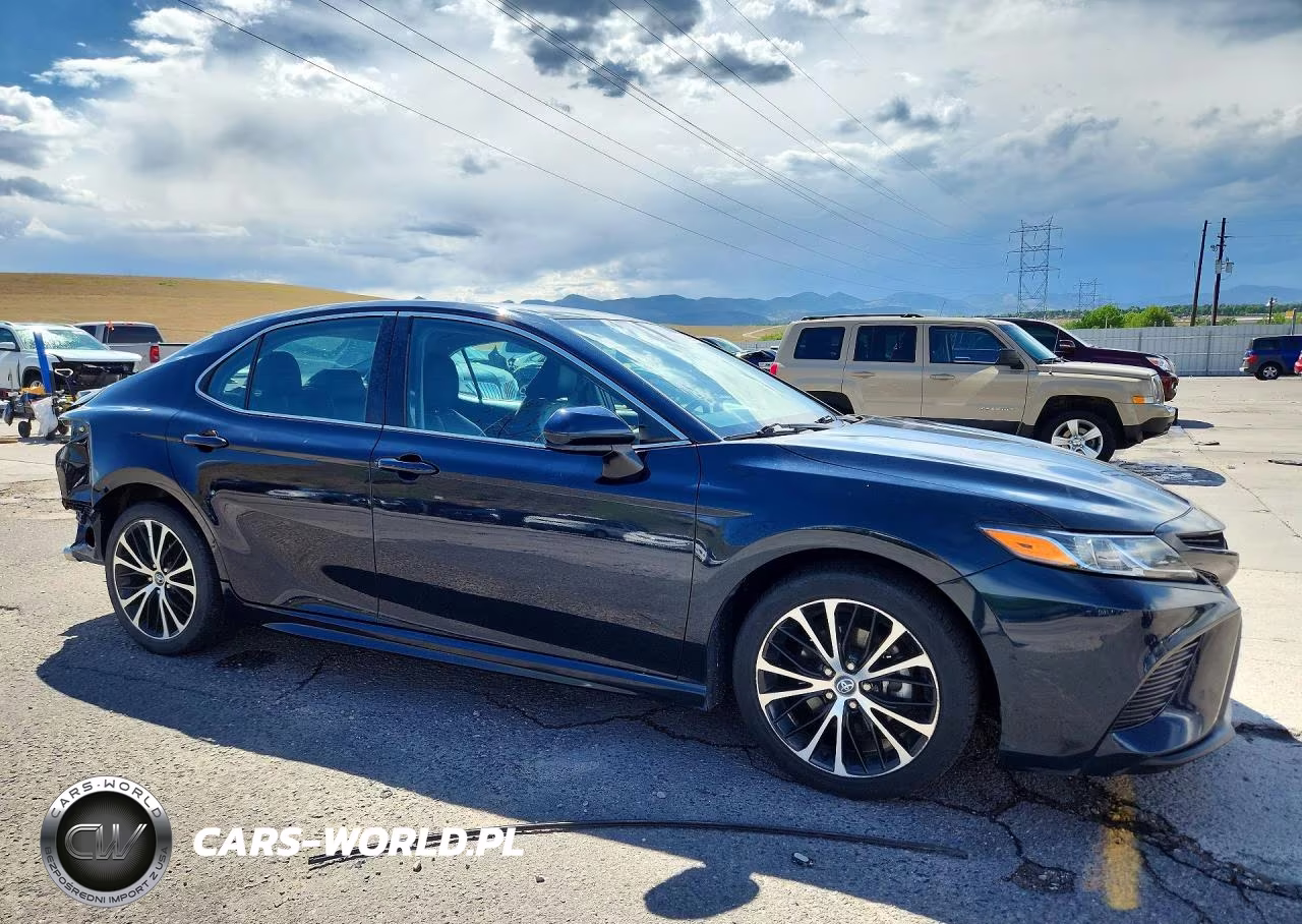 2020 Toyota Camry Se VIN:4T1G11AK2LU352801 - 4