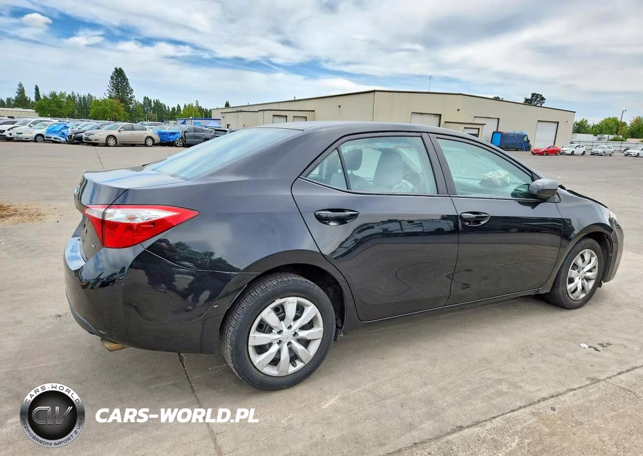 2016 Toyota Corolla Le VIN:2T1BURHE1GC521357 - 3