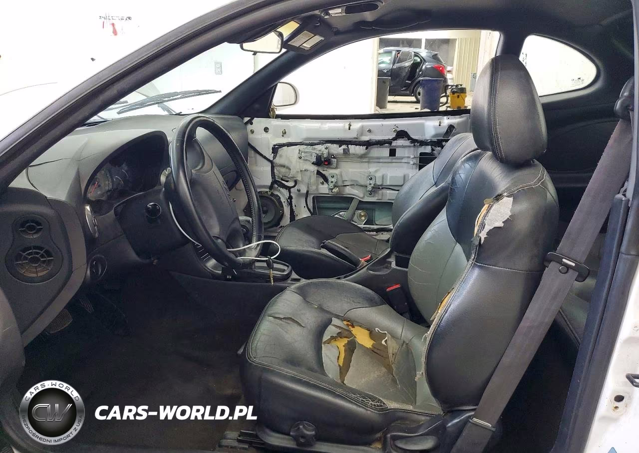 2001 Hyundai Tiburon Base VIN:KMHJG35FX1U228785 - 7