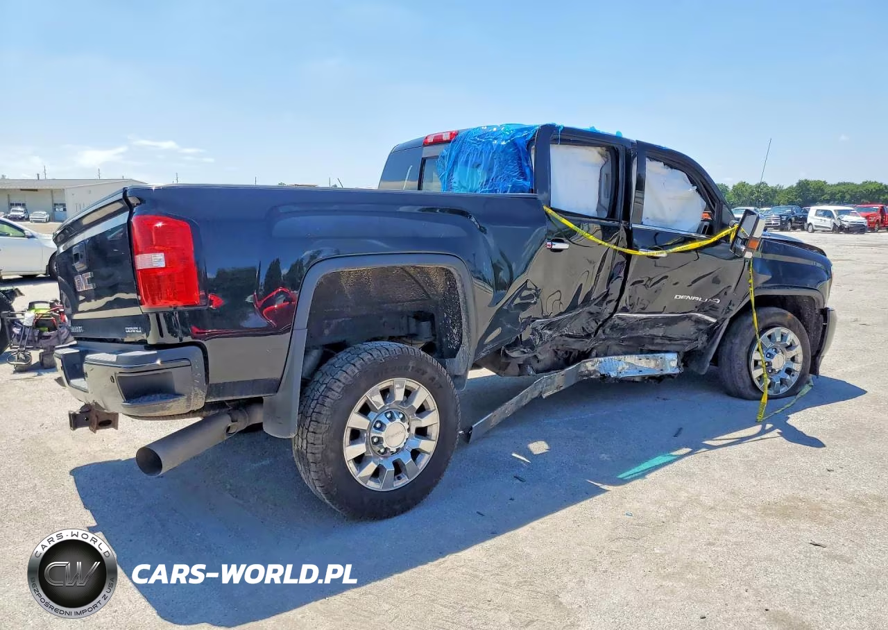 2018 GMC Sierra K3500 Denali VIN:1GT42YEY5JF243150 - 3