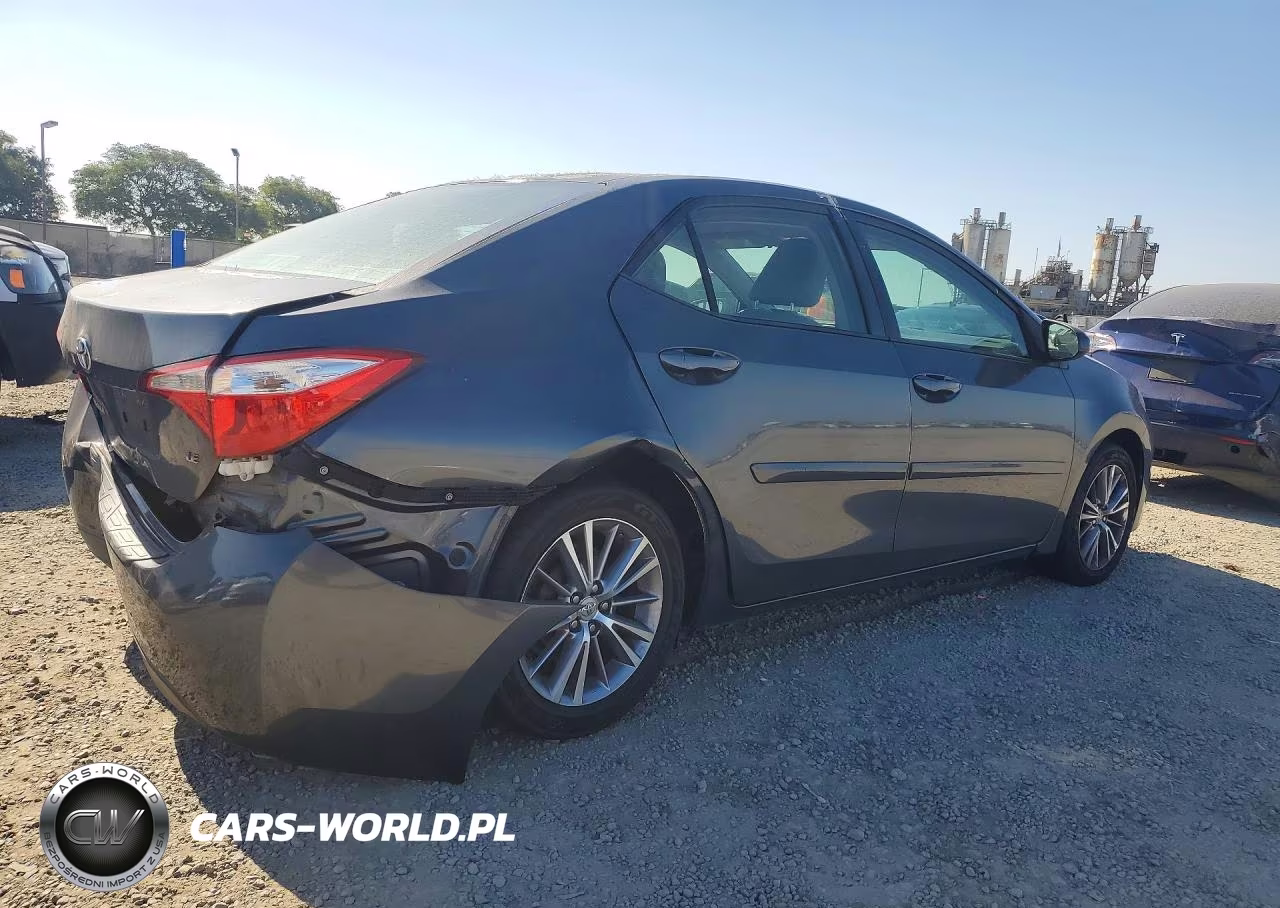 2015 Toyota Corolla Le Plus VIN:5YFBURHE1FP337938 - 3