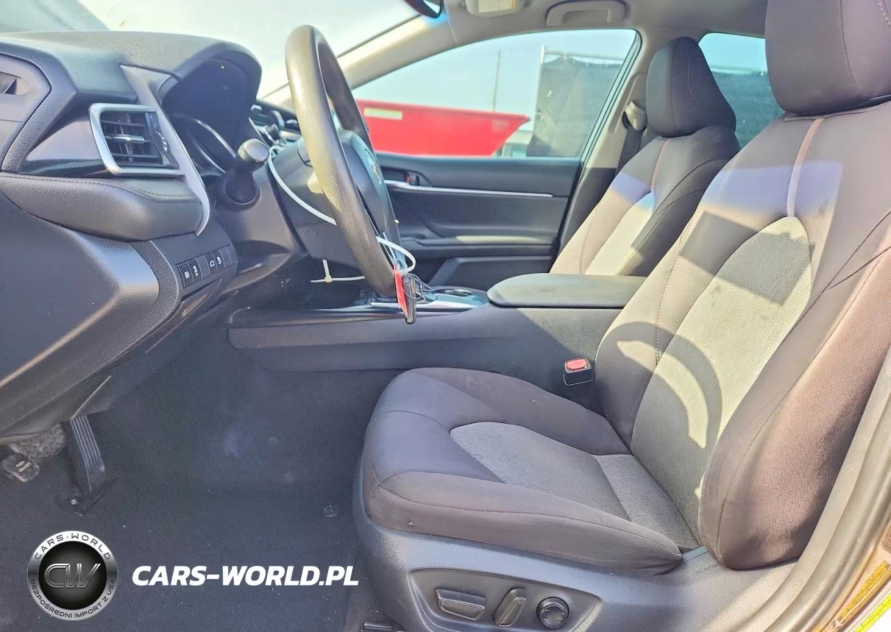 2018 Toyota Camry Le VIN:4T1B11HK4JU045627 - 7