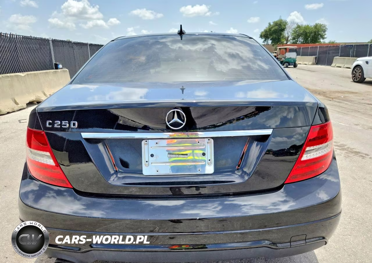 2012 Mercedes-Benz C 250 VIN:WDDGF4HB6CR224552 - 6
