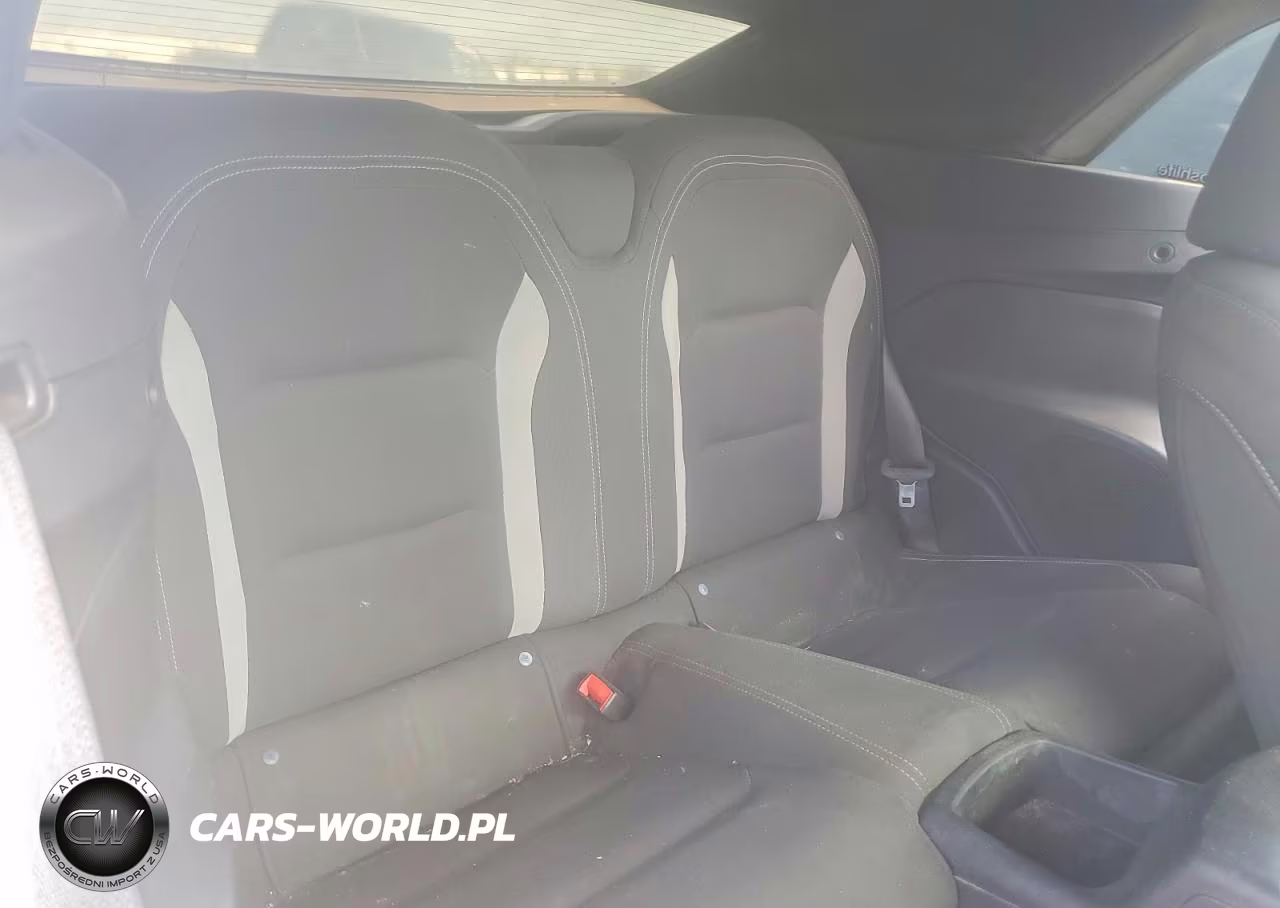 2018 Chevrolet Camaro Lt VIN:1G1FB3DX1J0129422 - 10