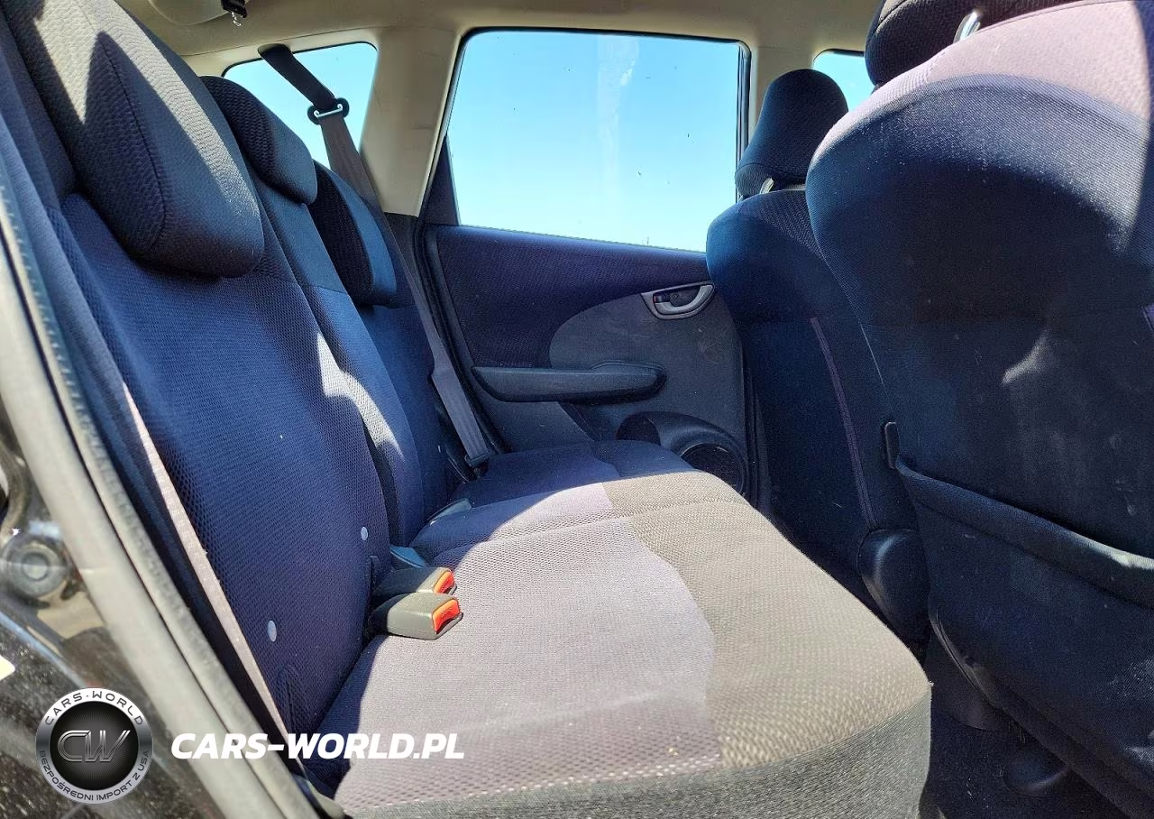 2013 Honda Fit Sport VIN:JHMGE8H56DC049284 - 11