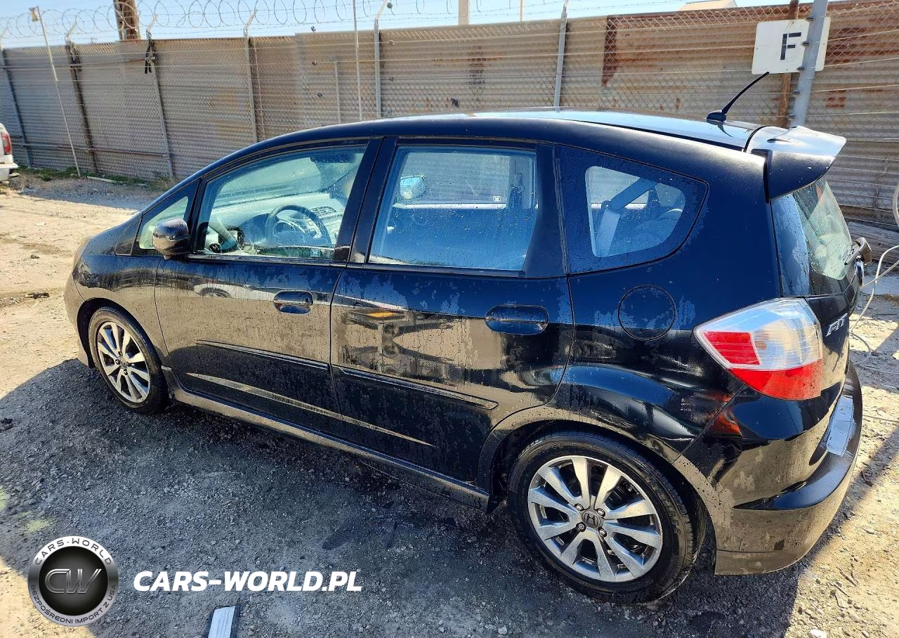 2013 Honda Fit Sport VIN:JHMGE8H56DC049284 - 2