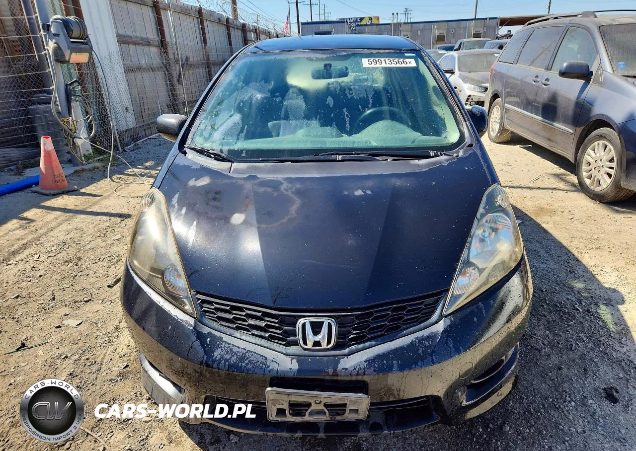 2013 Honda Fit Sport VIN:JHMGE8H56DC049284 - 5