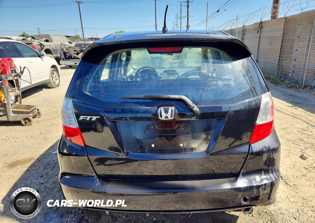 2013 Honda Fit Sport VIN:JHMGE8H56DC049284 - 6