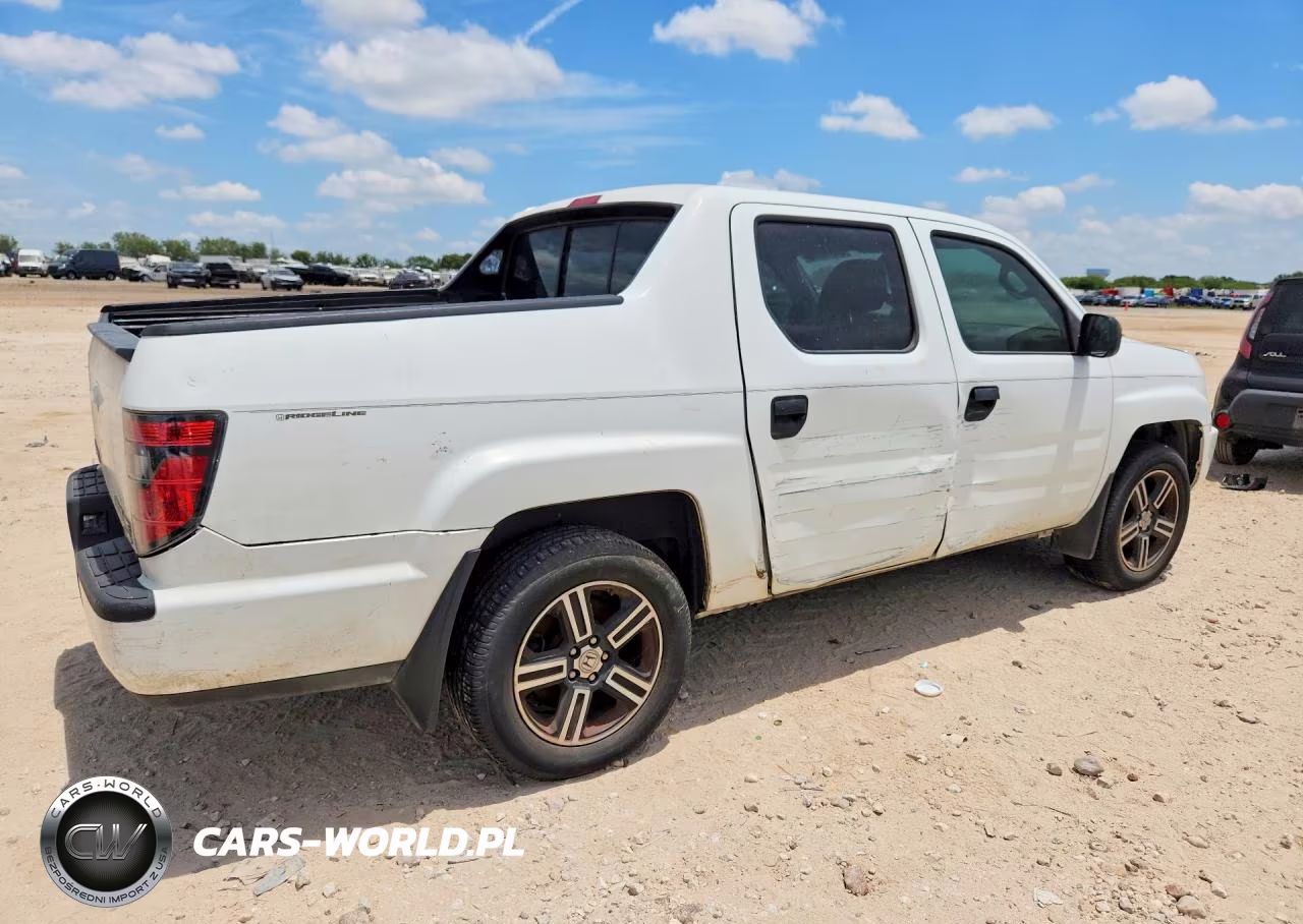 2013 Honda Ridgeline Sport VIN:5FPYK1F74DB005188 - 3