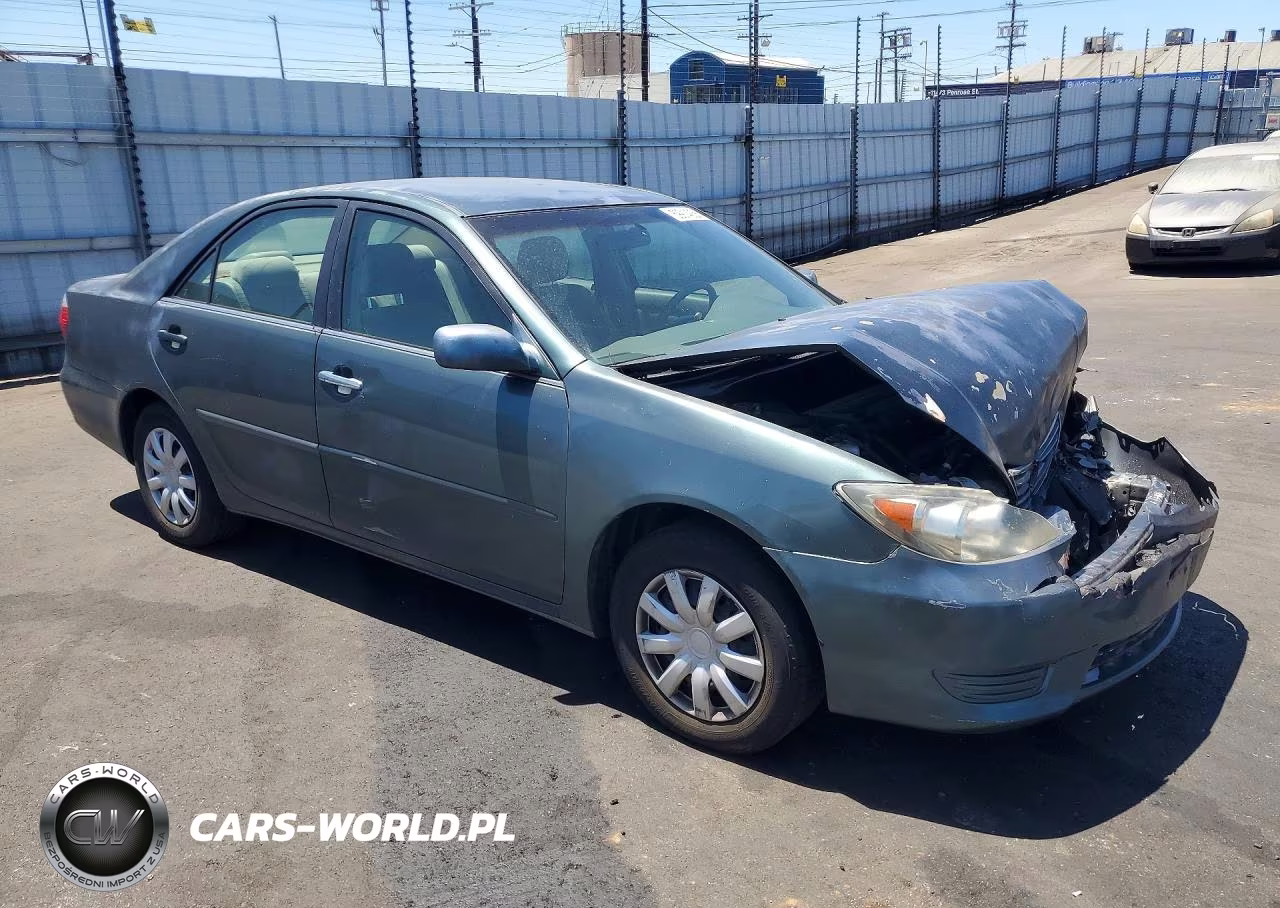 2005 Toyota Camry Le VIN:4T1BE32K35U386127 - 4