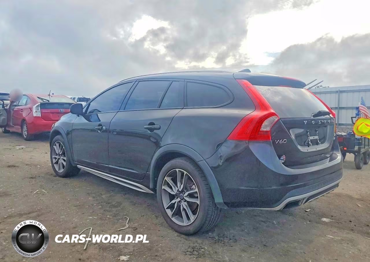2016 Volvo V60 Cross Country Premier VIN:YV4612HK8G1019258 - 2