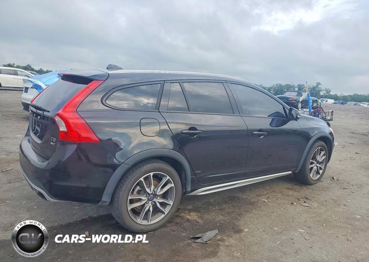 2016 Volvo V60 Cross Country Premier VIN:YV4612HK8G1019258 - 3
