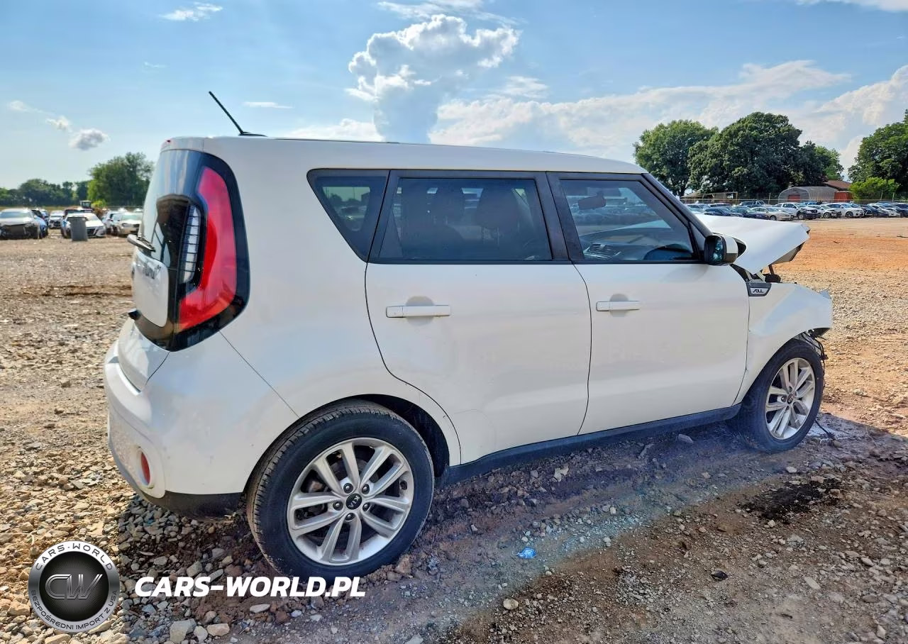 2019 Kia Soul + VIN:KNDJP3A56K7679777 - 3