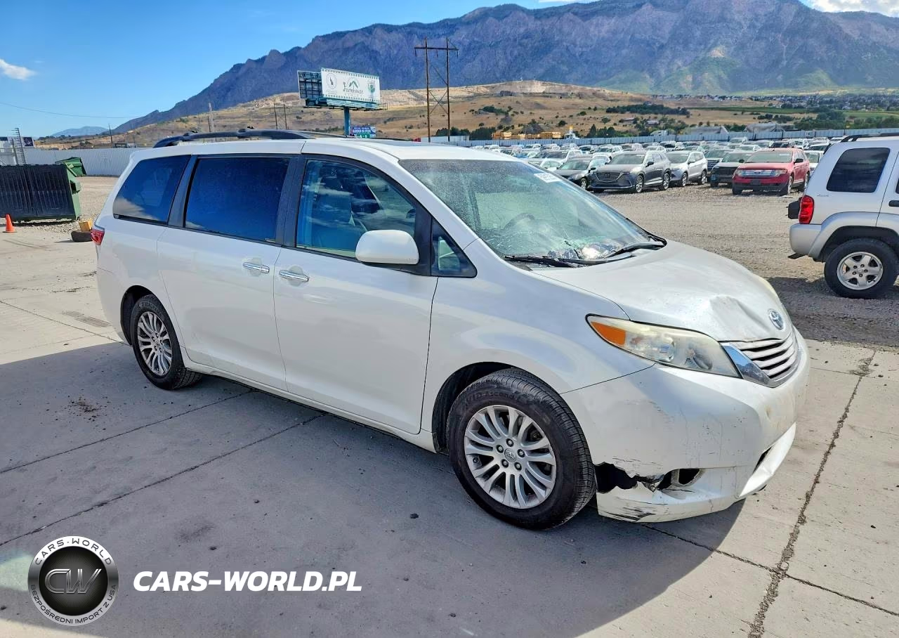 2015 Toyota Sienna Xle 8-Passenger VIN:5TDYK3DC4FS566784 - 4