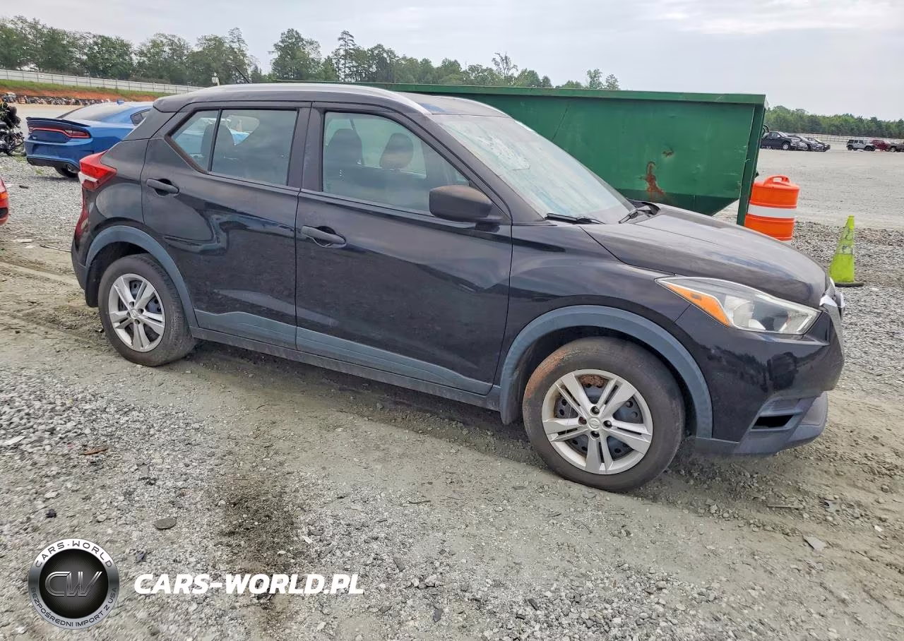 2019 Nissan Kicks S VIN:3N1CP5CU1KL530801 - 4