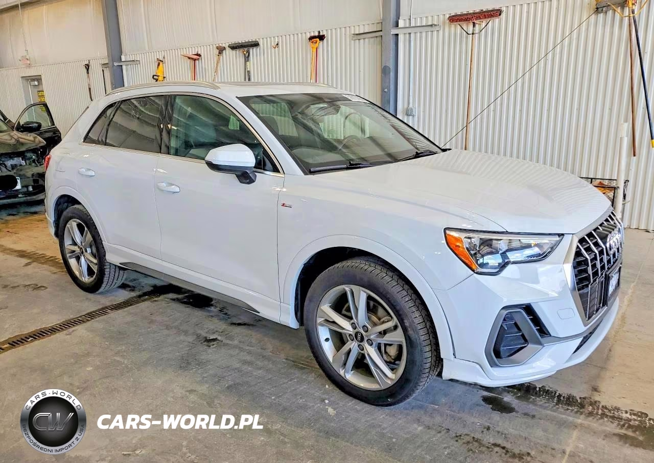 2021 Audi Q3 Premium S Line 45 VIN:WA1DECF31M1040636 - 4