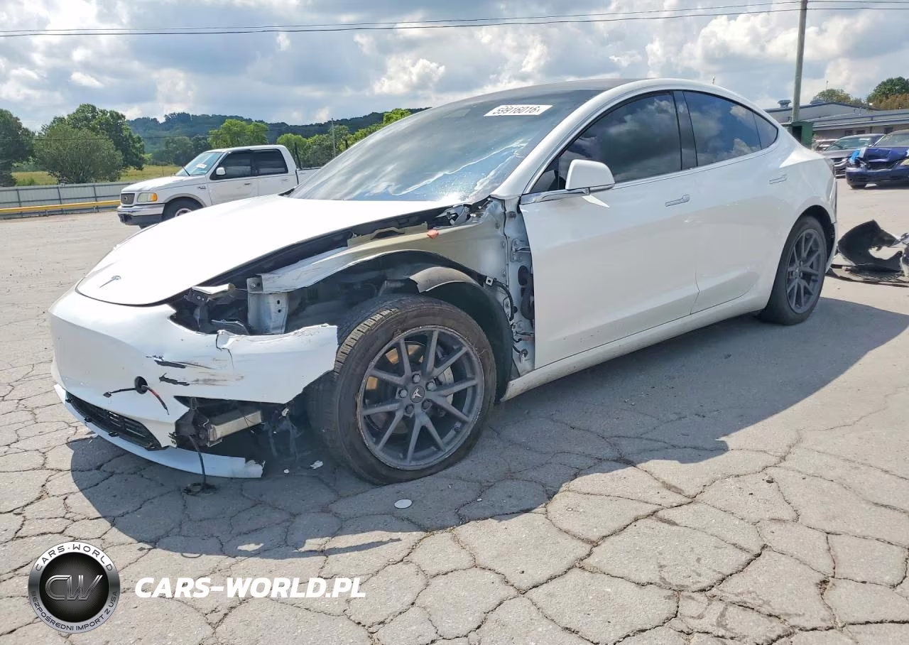 2020 Tesla Model 3 – zdjęcie 1 z 13