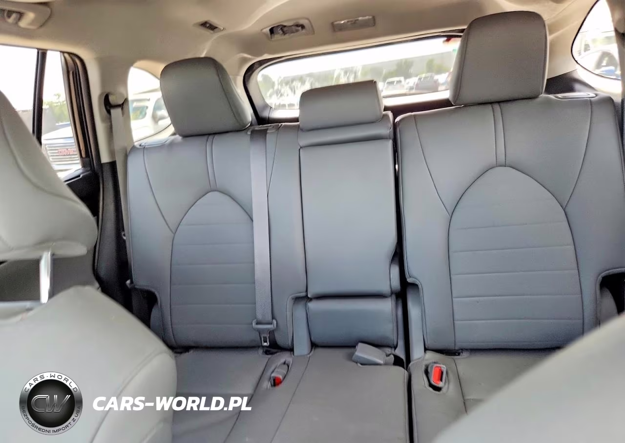 2025 Toyota Highlander Xle VIN:5TDKDRAH4SS557578 - 10