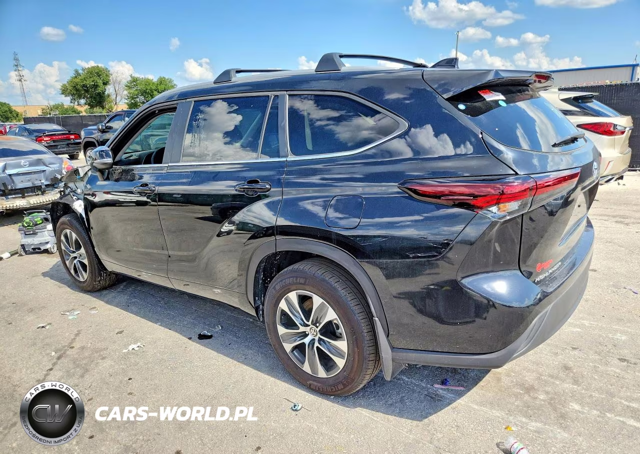 2025 Toyota Highlander Xle VIN:5TDKDRAH4SS557578 - 2