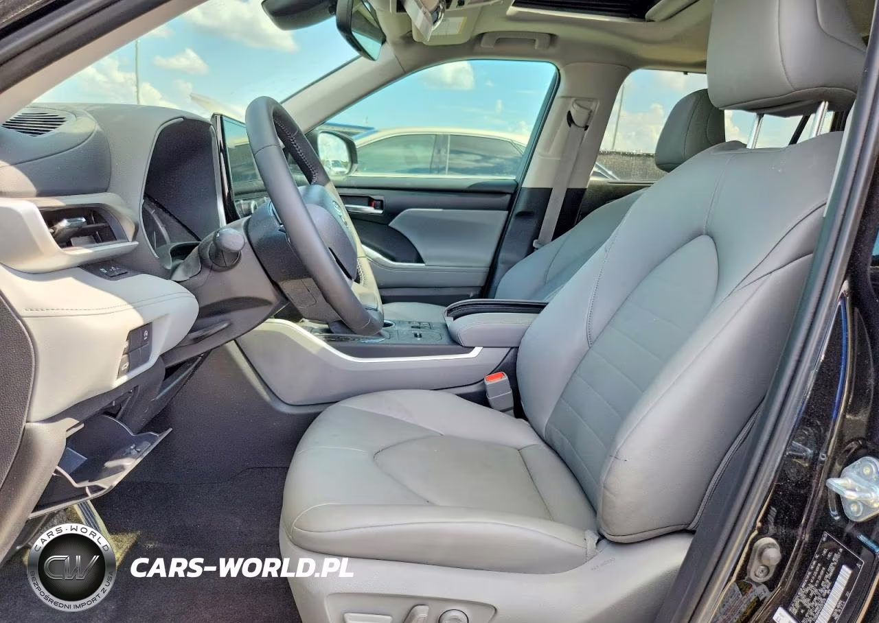 2025 Toyota Highlander Xle VIN:5TDKDRAH4SS557578 - 7