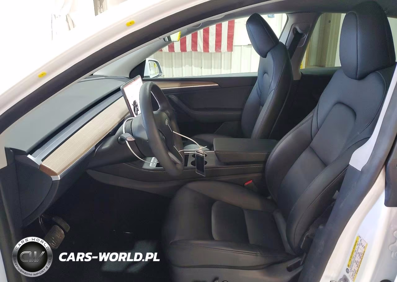 2025 Tesla Model Y VIN:7SAYGDED1SF231739 - 7