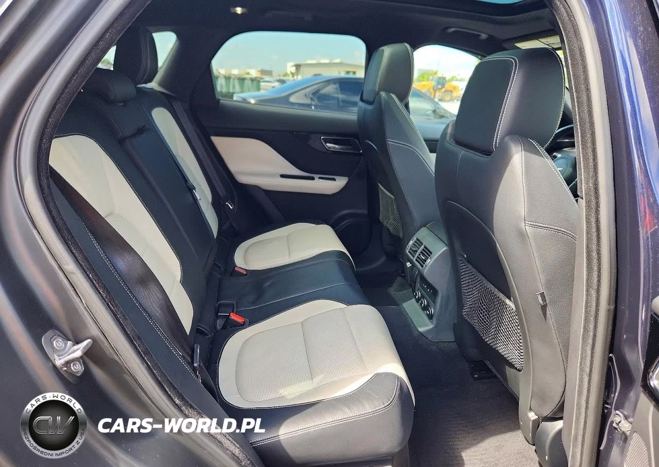 2017 Jaguar F-Pace R - Sport VIN:SADCL2BVXHA884046 - 11