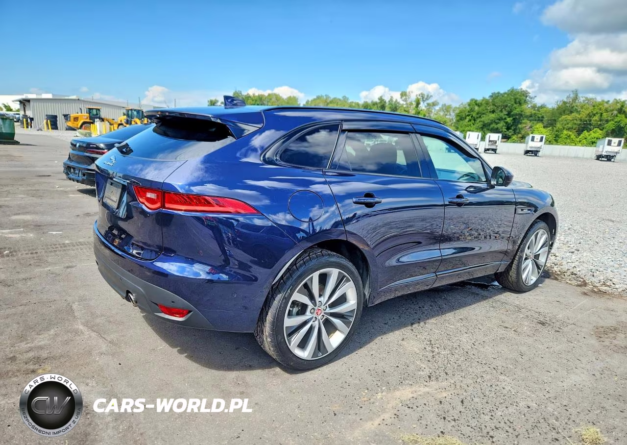 2017 Jaguar F-Pace R - Sport VIN:SADCL2BVXHA884046 - 3