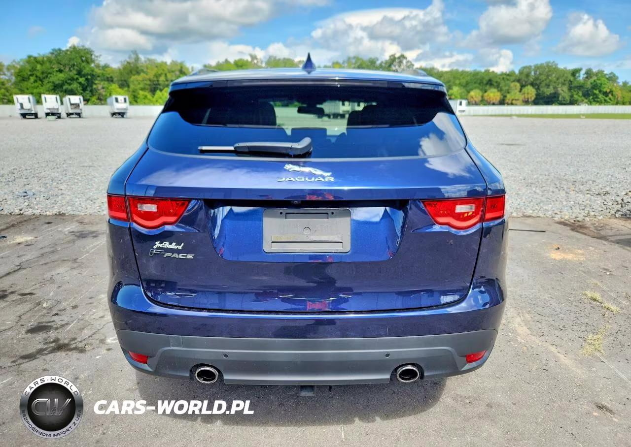 2017 Jaguar F-Pace R - Sport VIN:SADCL2BVXHA884046 - 6