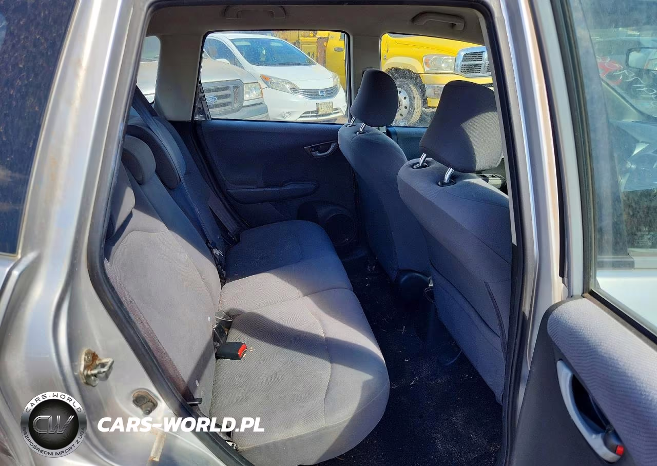 2013 Honda Fit VIN:JHMGE8H35DC071520 - 10