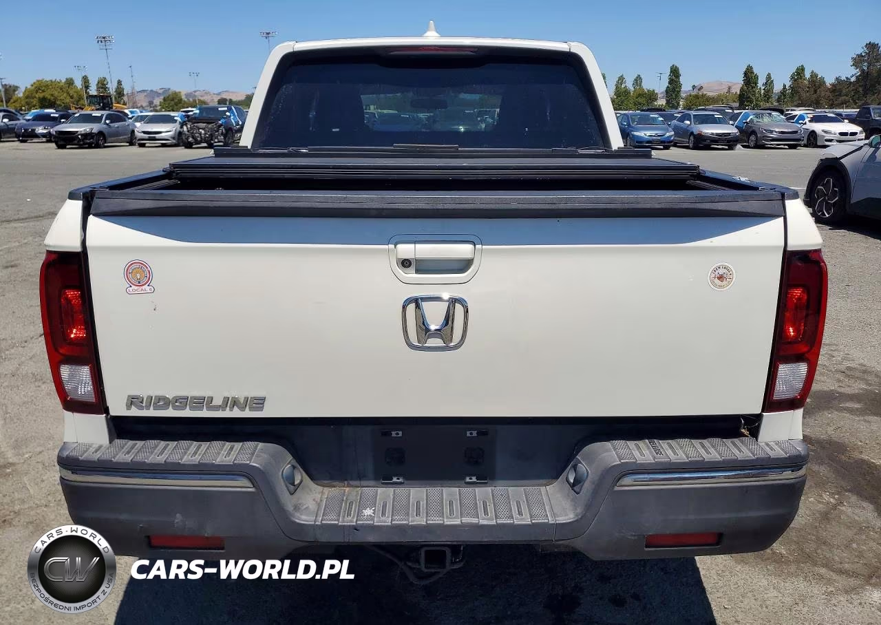 2019 Honda Ridgeline Sport VIN:5FPYK2F17KB005183 - 6