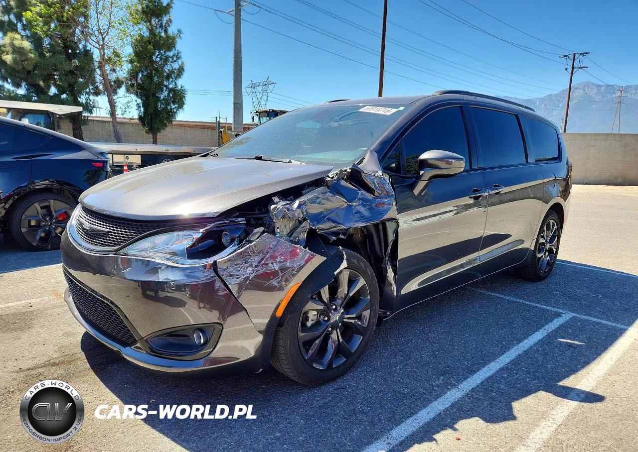 2020 Chrysler Pacifica Touring L
