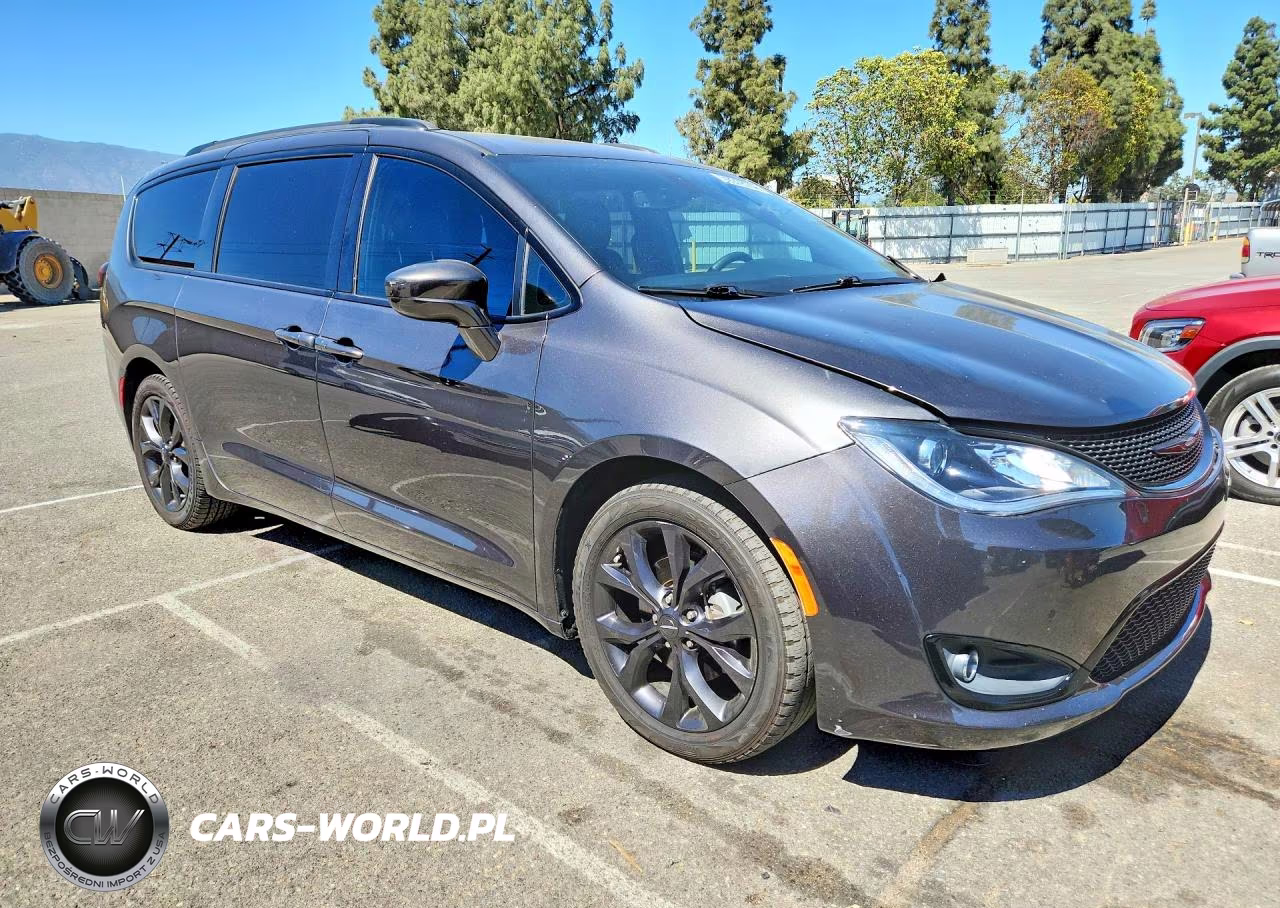 2020 Chrysler Pacifica Touring L VIN:2C4RC1BG3LR223383 - 4