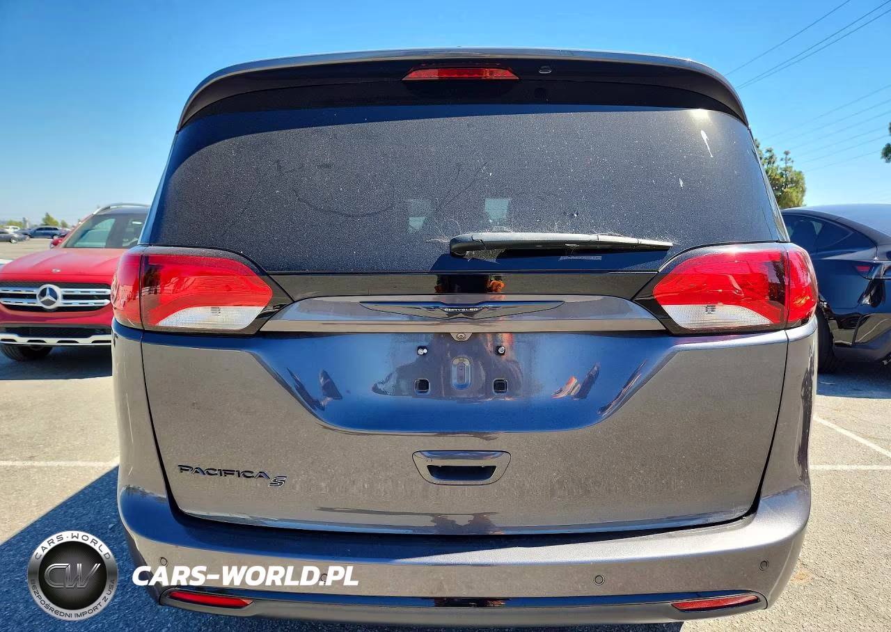 2020 Chrysler Pacifica Touring L VIN:2C4RC1BG3LR223383 - 6