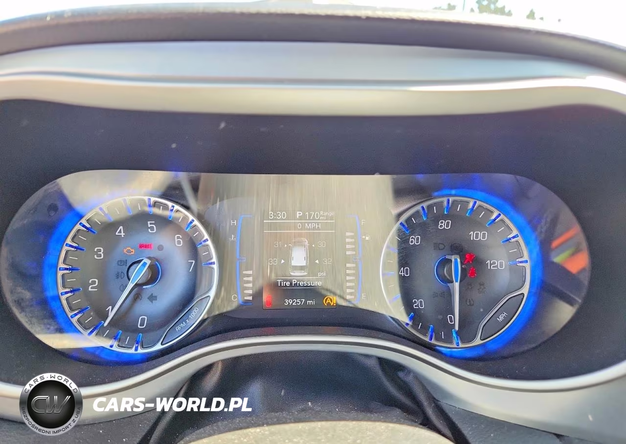 2020 Chrysler Pacifica Touring L VIN:2C4RC1BG3LR223383 - 9