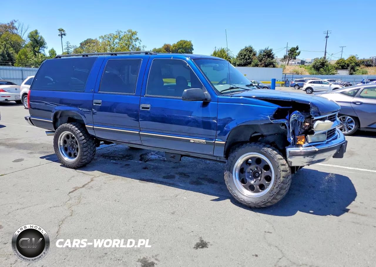 1999 Chevrolet Suburban K1500 VIN:3GNFK16R7XG121525 - 4