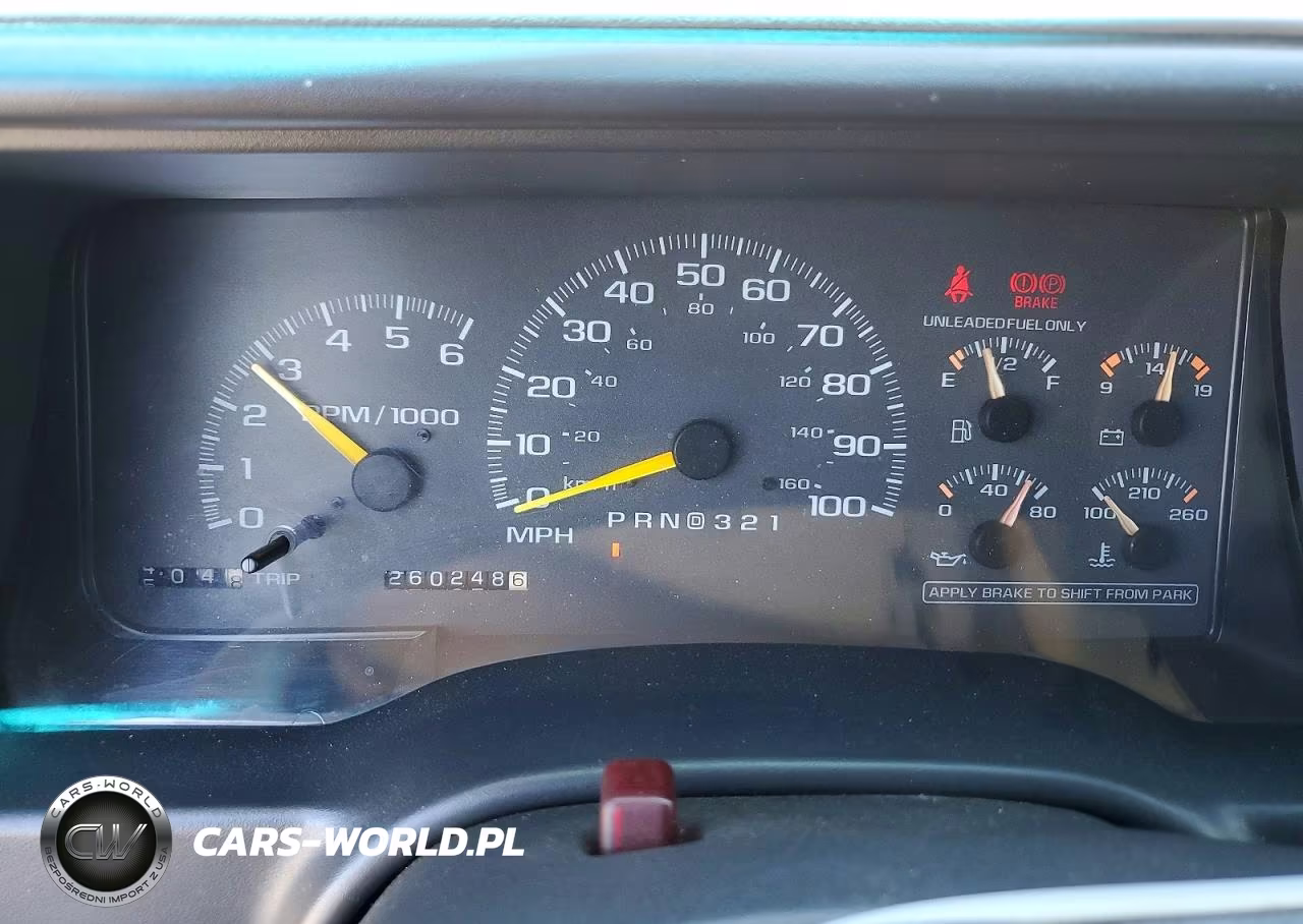 1999 Chevrolet Suburban K1500 VIN:3GNFK16R7XG121525 - 9