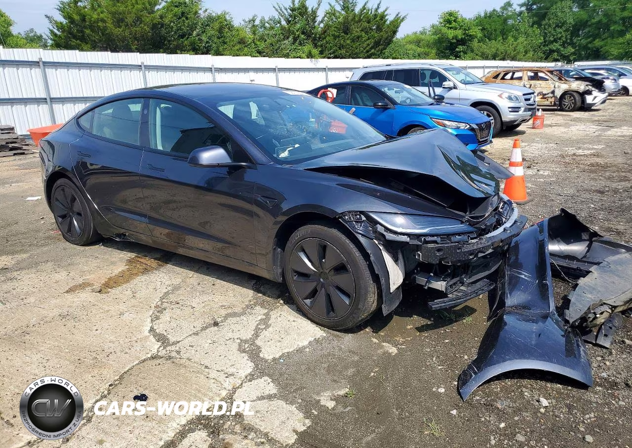 2025 Tesla Model 3 VIN:5YJ3E1EA9SF027806 - 4