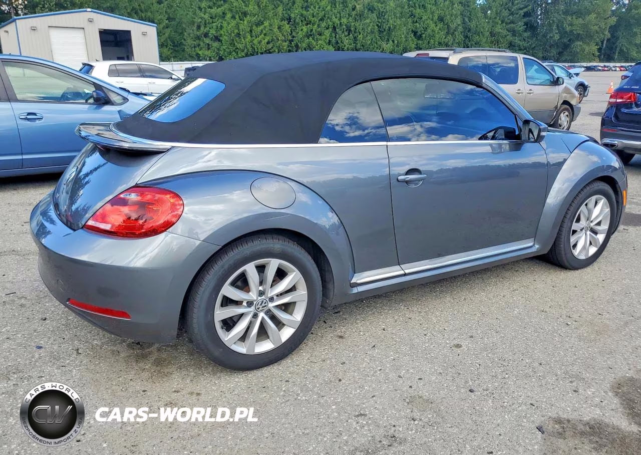2013 Volkswagen Beetle VIN:3VW5L7AT1DM807464 - 3