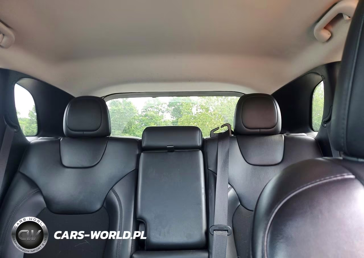 2019 Jeep Cherokee Latitude Plus VIN:1C4PJMLX7KD456018 - 10