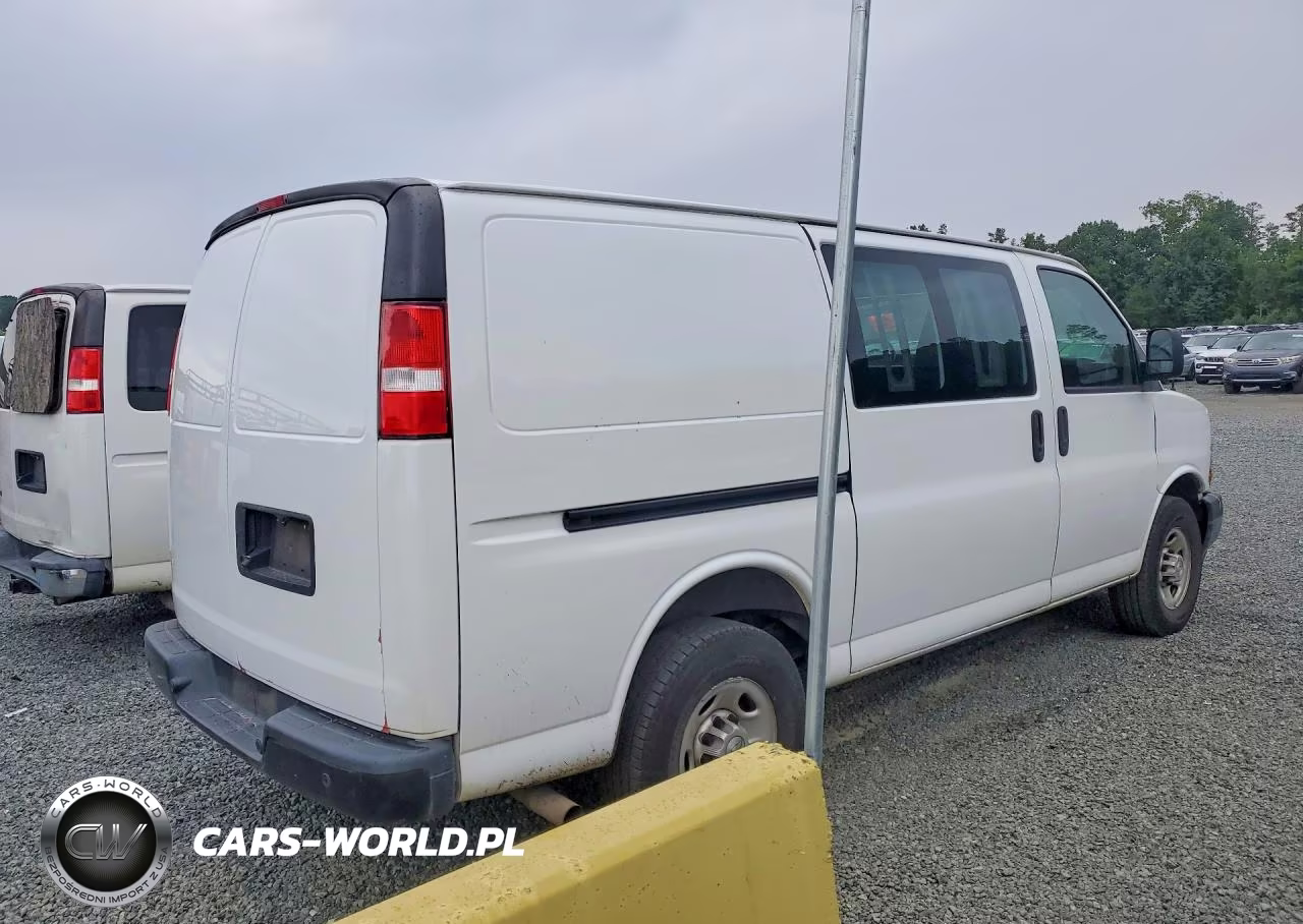 2021 Chevrolet Express G2500 VIN:1GCWGAFP3M1228090 - 3