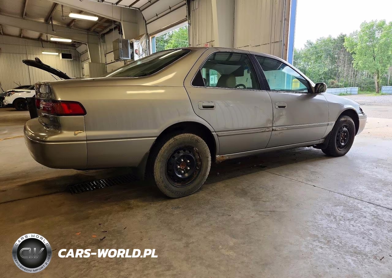 1998 Toyota Camry Xle VIN:4T1BG28K8WU346817 - 3