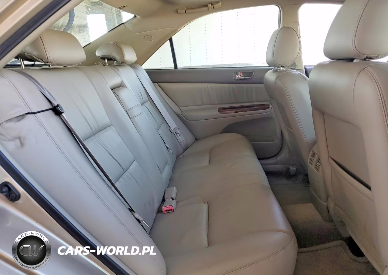 2002 Toyota Camry Xle VIN:JTDBE30K720061670 - 10