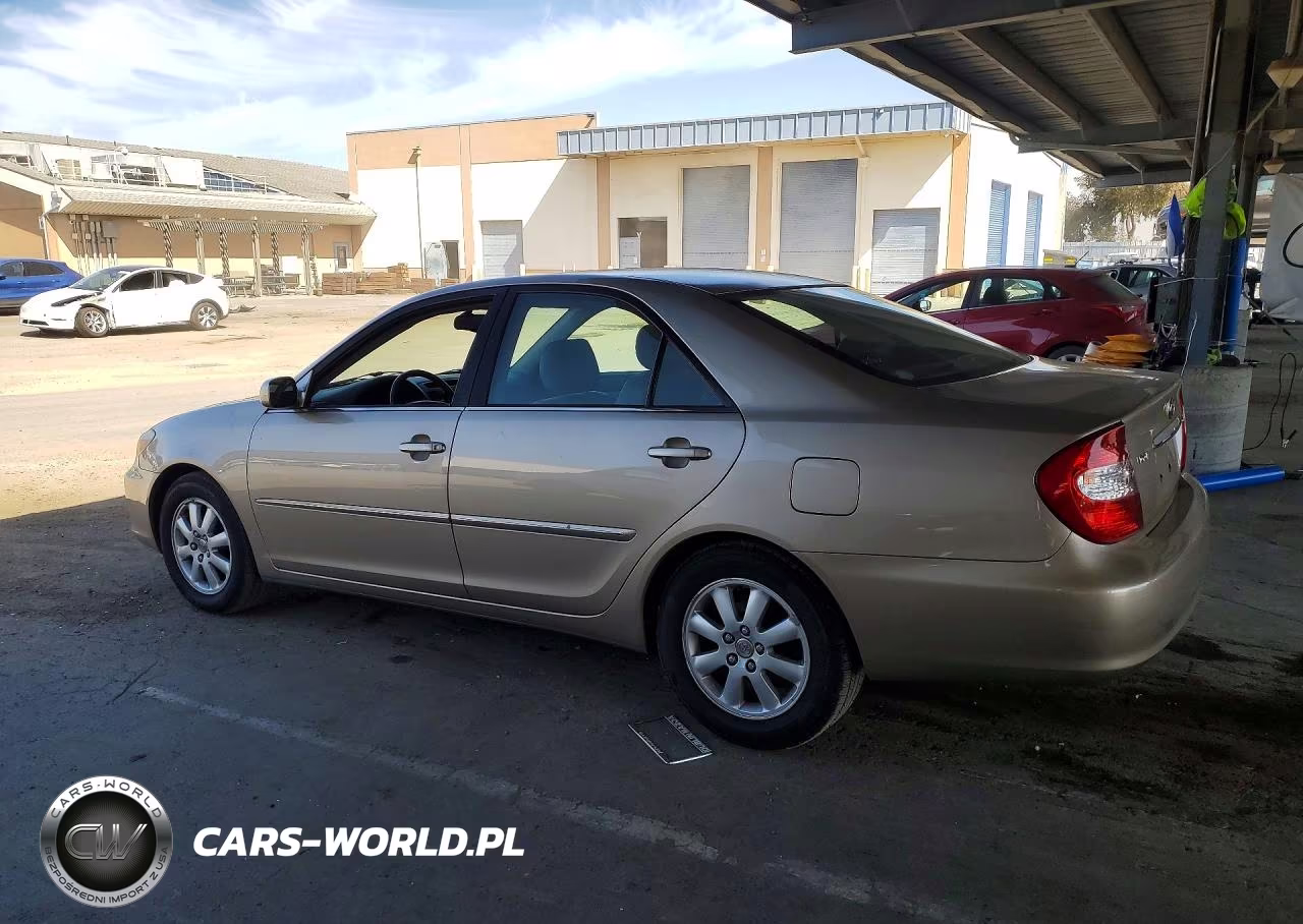 2002 Toyota Camry Xle VIN:JTDBE30K720061670 - 2