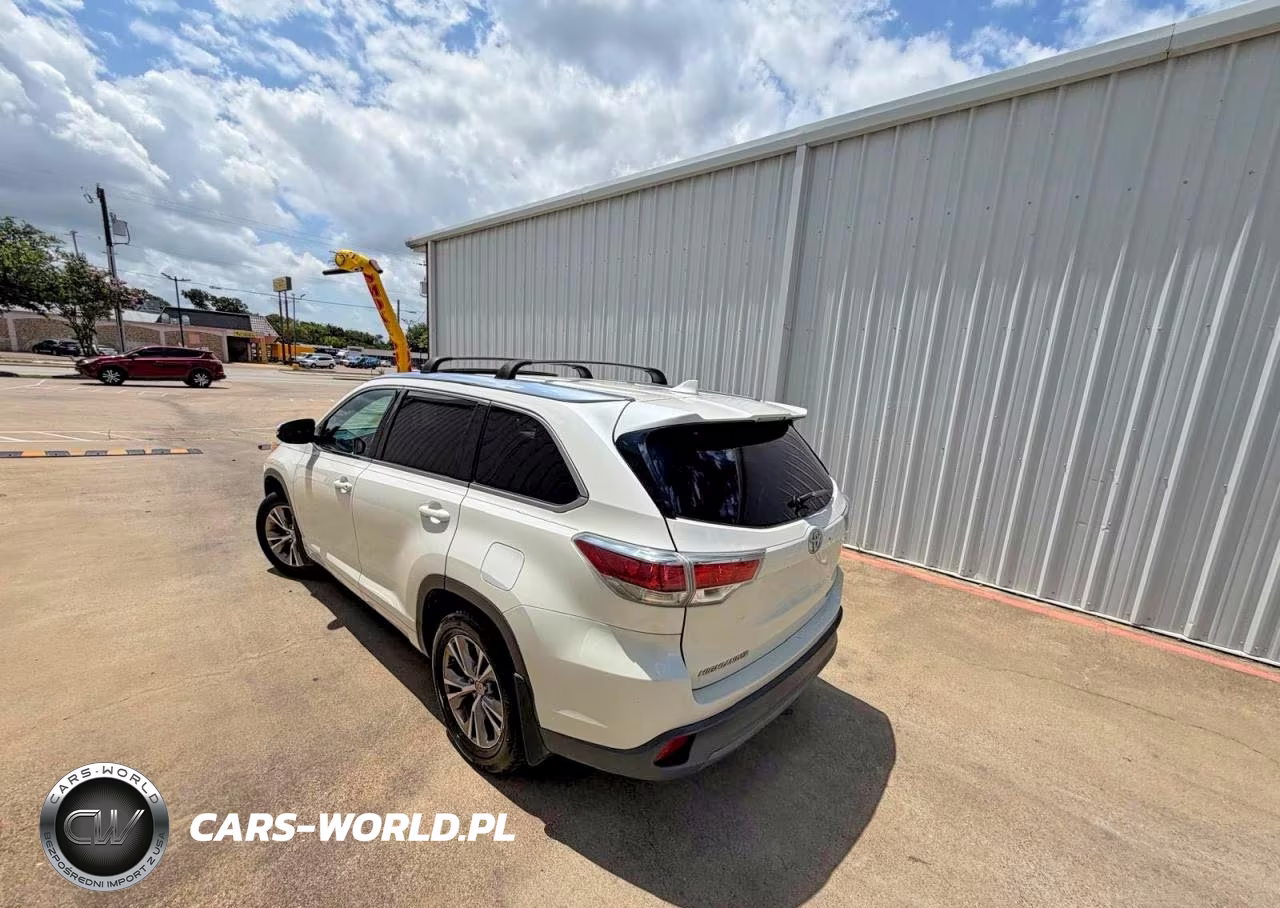 2014 Toyota Highlander Xle VIN:5TDJKRFH4ES016030 - 3